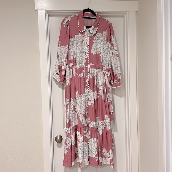 entro Dresses & Skirts - Entro Floral Pink Maxi Dress